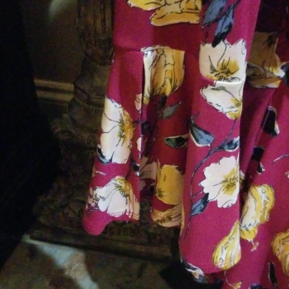 Gorgeous Wrap top - Picture 4 of 5